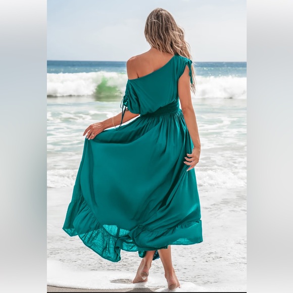 Vera Green Maxi Dress - Picture 2 of 5